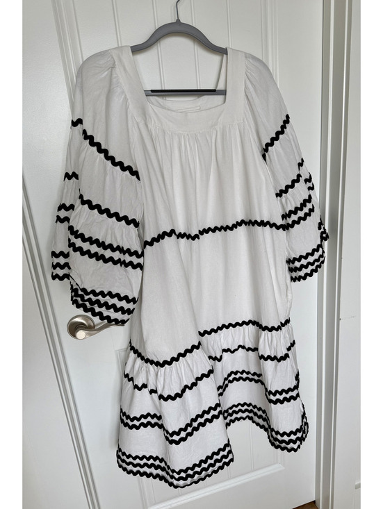 Lisa Marie Fernandez Dresses & Skirts - Lisa Marie Fernandez White Dress with Black Bric Brac Trim - Size S
